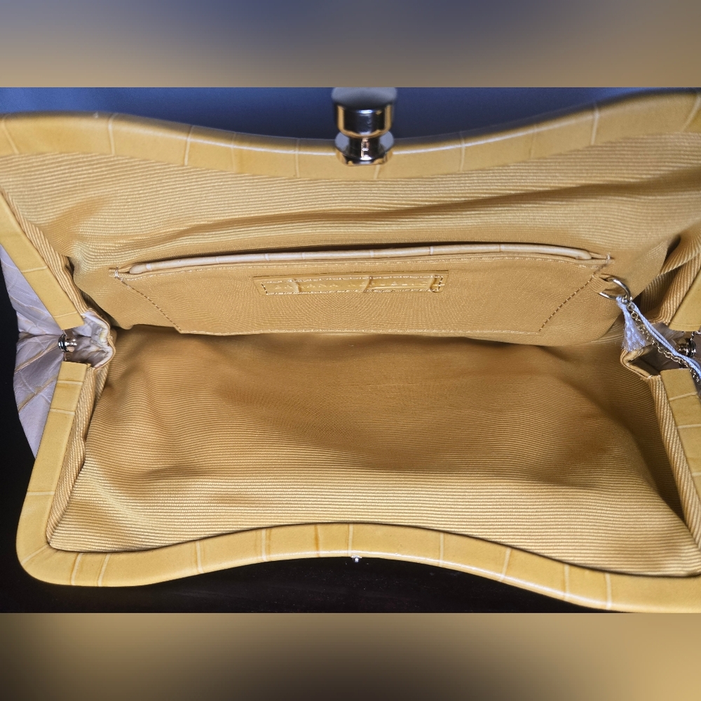 NWT Banana Republic Mustard Yellow Alligator Embossed Clutch - Picture 5 of 6